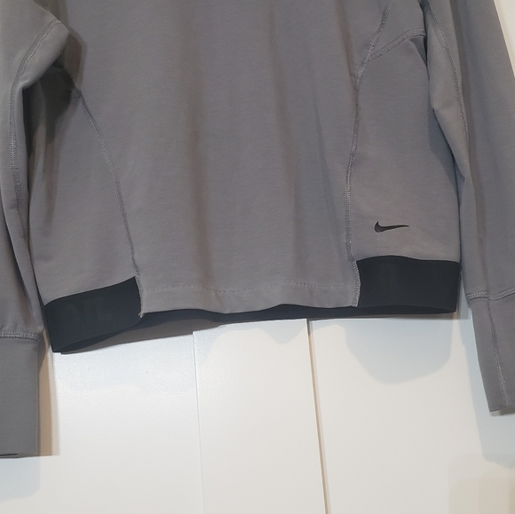 Nike Dri Fit Training Top Long Sleeve Gray Size Small JUST DO IT On Rear Waist - Picture 5 of 16